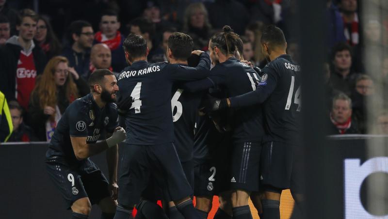 Die Real-Spieler feiern das Tor zum 1:0 in Amsterdam. Die Real-Spieler feiern das Tor zum 1:0 in Amsterdam.
