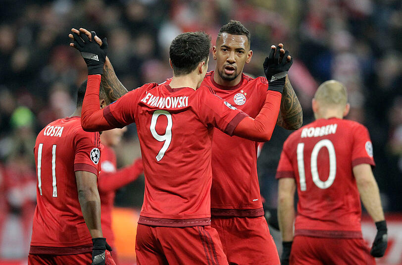 Jeromé Boateng: Note 3. Wieder dabei, wieder Initiator eines Treffers: Seinen wuchtigen Linksschuss konnte Piräus-Keeper Roberto nur nach vorne abklatschen. Er ließ sich früh an der Seitenlinie behandeln, sah nach eigenem Patzer Gelb (42.).