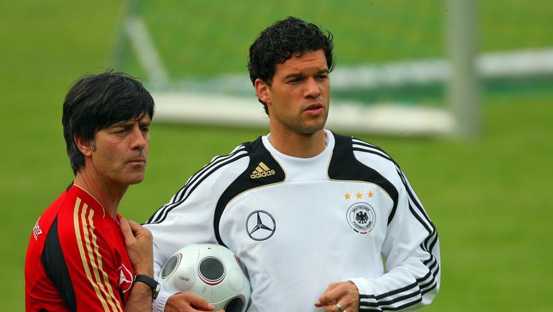 Finden sie wieder zusammen? - Michael Ballack (r.) und Jogi Löw. Finden sie wieder zusammen? - Michael Ballack (r.) und Jogi Löw.