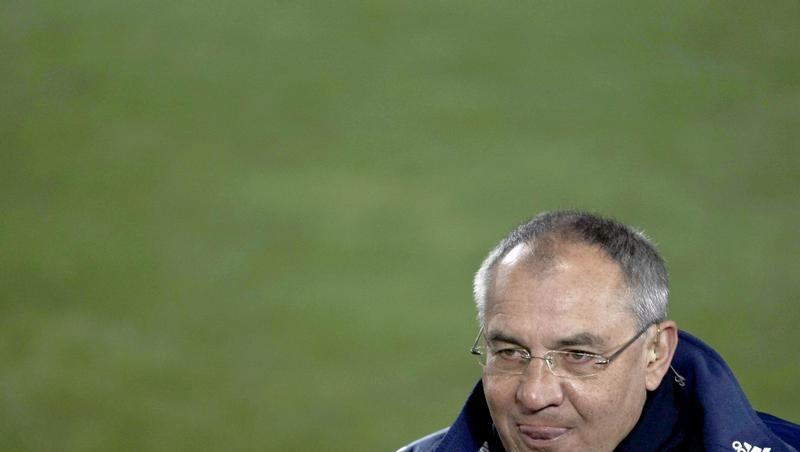 Trainer Felix Magath hat das Verhalten von Jefferson Farfan scharf kritisiert. Trainer Felix Magath hat das Verhalten von Jefferson Farfan scharf kritisiert.