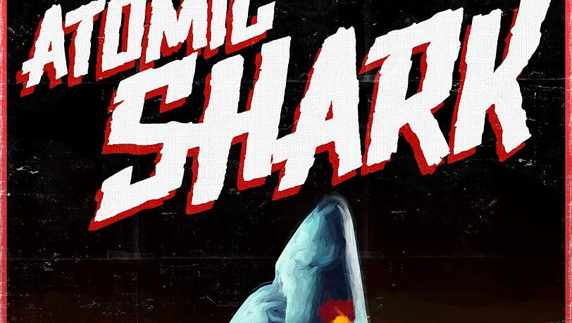 Ein Film des Genres Tierhorror aus dem Jahr 2016 ist "Atomic Shark". Er handelt – der Titel legt es nahe – von angriffslustigen Haien, die radioaktiv sein sollen... Auch ihn haben Peter Rütten (l.) und Oliver Kalkofe zu einem der "Schlechtesten Filme aller Zeiten" gekürt. Ein Film des Genres Tierhorror aus dem Jahr 2016 ist "Atomic Shark". Er handelt – der Titel legt es nahe – von angriffslustigen Haien, die radioaktiv sein sollen... Auch ihn haben Peter Rütten (l.) und Oliver Kalkofe zu einem der "Schlechtesten Filme aller Zeiten" gekürt.