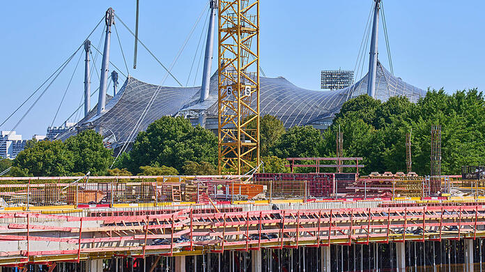 Blick auf die Baustelle: Der SAP Garden wird die neue Heimat des EHC Red Bull München und zusätzliche Spielstätte des FC Bayern Basketball. (Archivbild)