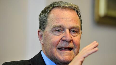 Seinen schönen Sessel im Kabinett verliert er &ndash; aber es gibt ein Trostpflaster vom Steuerzahler: Noch-Minister Wolfgang Heubisch.