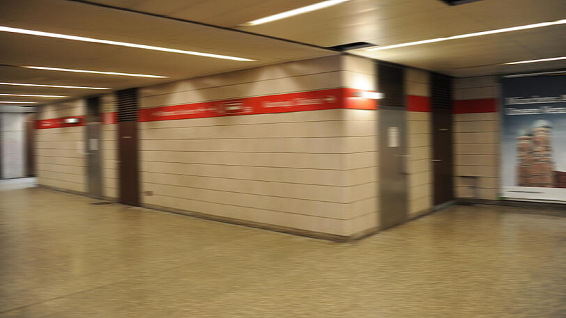War es versuchter Missbrauch? Ein kleiner Junge konnte gerade noch aus einer U-Bahn-Toilette entkommen (Archivbild).
