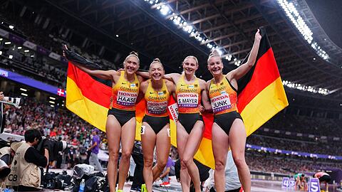Die Staffel gewinnt Bronze. Die Staffel gewinnt Bronze.
