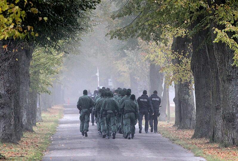 Polizistenmord in Augsburg - Hunderte Beamte im Einsatz - Die Bilder