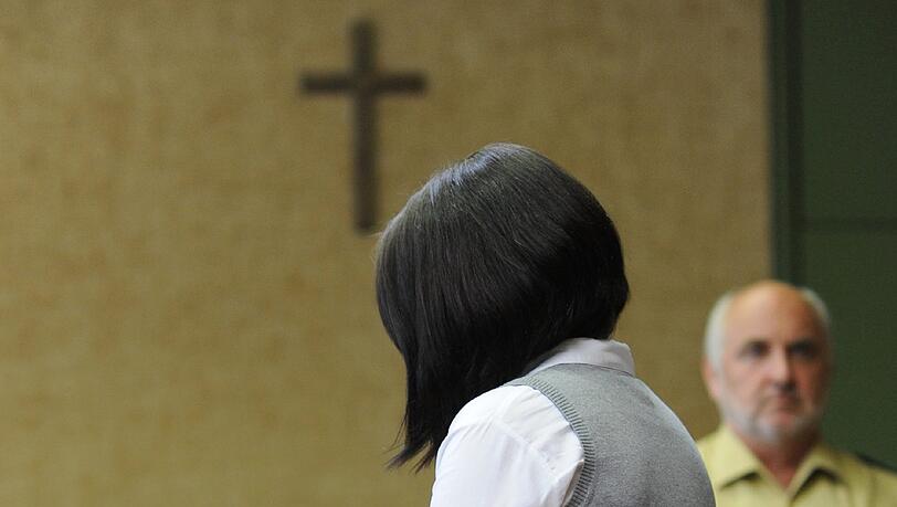 Franziska M. steht in München vor Gericht: Die 25-jährige Mutter soll ihr Neugeborenes getötet und im Schrank aufbewahrt haben Franziska M. steht in München vor Gericht: Die 25-jährige Mutter soll ihr Neugeborenes getötet und im Schrank aufbewahrt haben