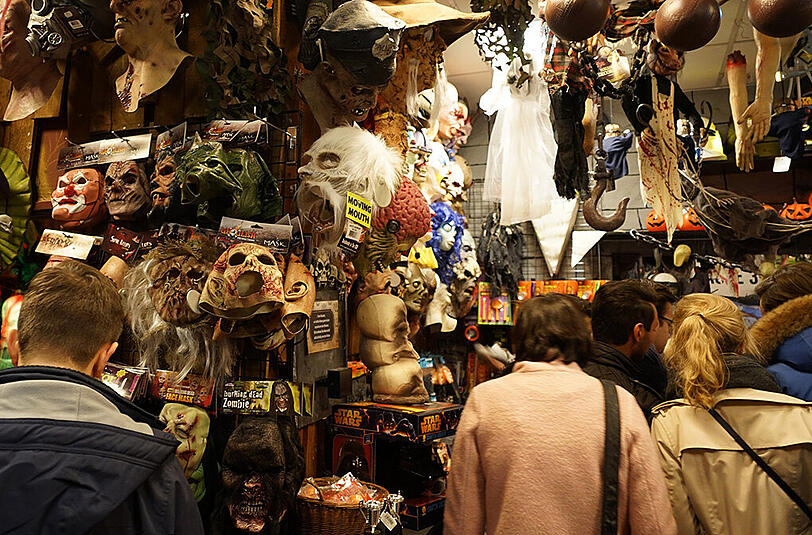 Der Halloween Gore Store bietet alles, was das Herz eines Horror-Fans begehrt.