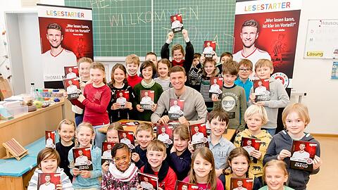 Thomas Müller engagiert sich neuerdings für die Stiftung Lesen.