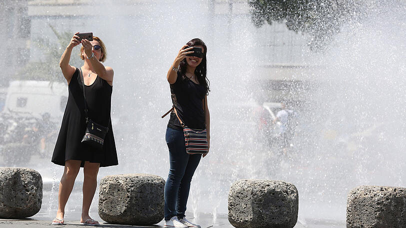Sonne satt und Temperaturen über 33 Grad: Mitten in der Stadt lässt es sich trotzdem aushalten.
