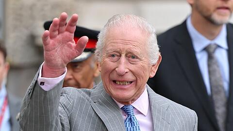 König Charles soll bald nach Italien reisen.