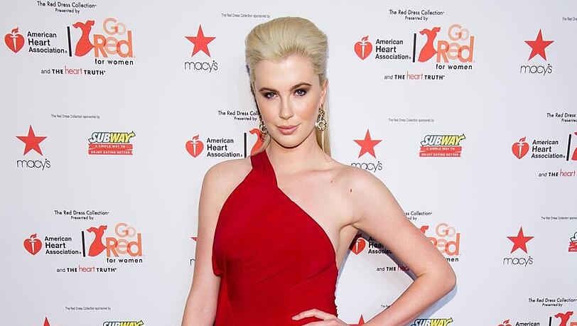 Ireland Baldwin auf der Modenschau der "Heart Truth Red Dress Collection" Ireland Baldwin auf der Modenschau der "Heart Truth Red Dress Collection"