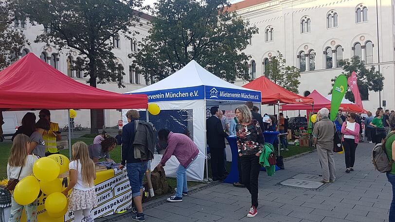 Motto: ausspekuliert! Am Samstag kamen um die 10.000 Menschen zur großen Demo gegen Spekulanten, Mietwahnsinn und für mehr Mieterschutz nach München.