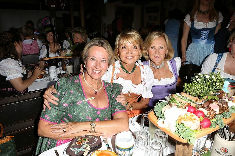 Bilder von der Mercedes-Benz-Damenwiesn mit Uschi Glas, Elisabeth Lanz und Lola Paltinger