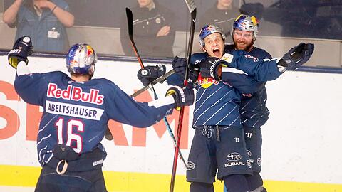 DEB-Stars beim EHC München: Konrad Abeltshauser (li.) und Dominik Kahun (Mi.).