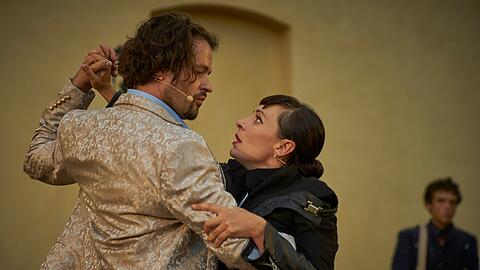 David Tobias Schneider ist der verstrickte Don Juan.