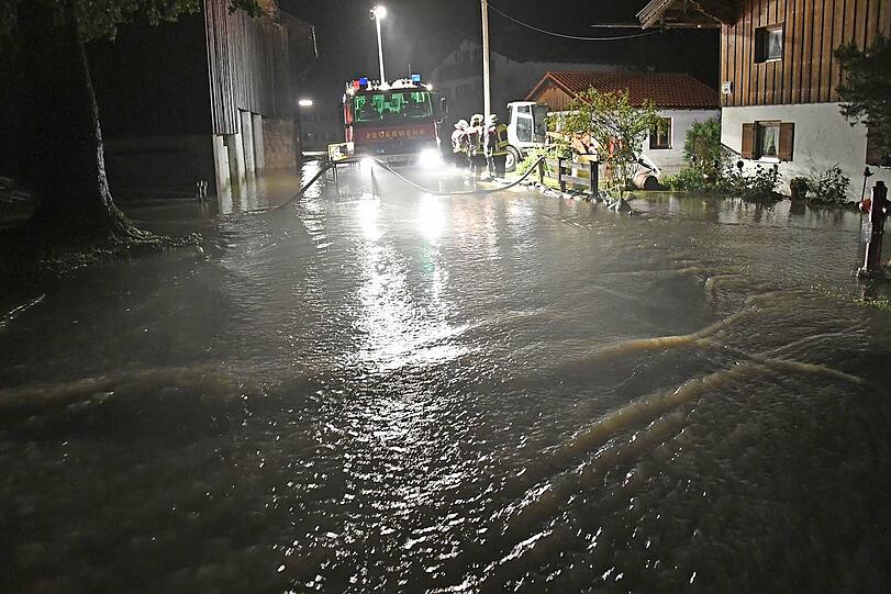 Hochwasser in der Gemeinde Valley im Landkreis Miesbach.