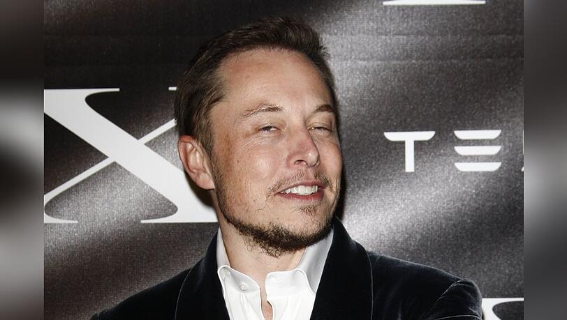 Elon Musk will X-Nutzer künftig zur Kasse bitten.