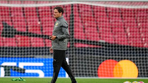 Dortmunds Cheftrainer Edin Terzic beim Abschlusstraining im Wembley-Stadion.