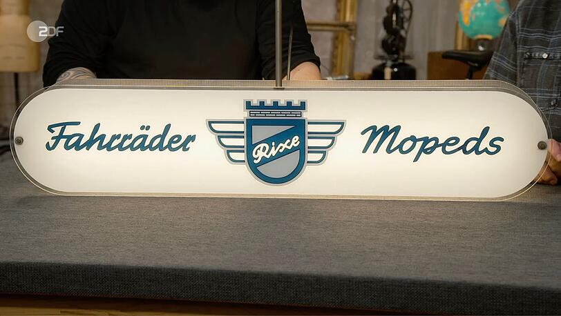 Das Schild wurde in den frühen 1960er-Jahren hergestellt. Das Schild wurde in den frühen 1960er-Jahren hergestellt.