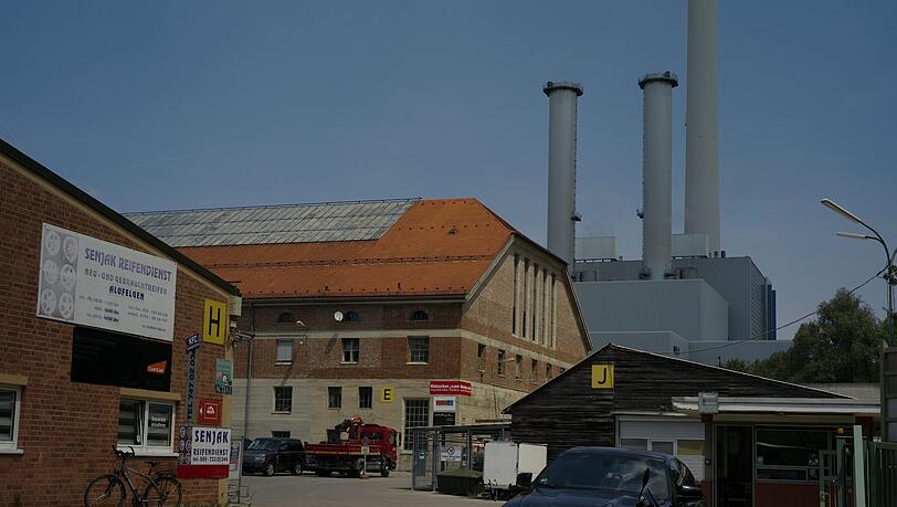 Die Trafohalle am Heizkraftwerk Süd. Die Trafohalle am Heizkraftwerk Süd.