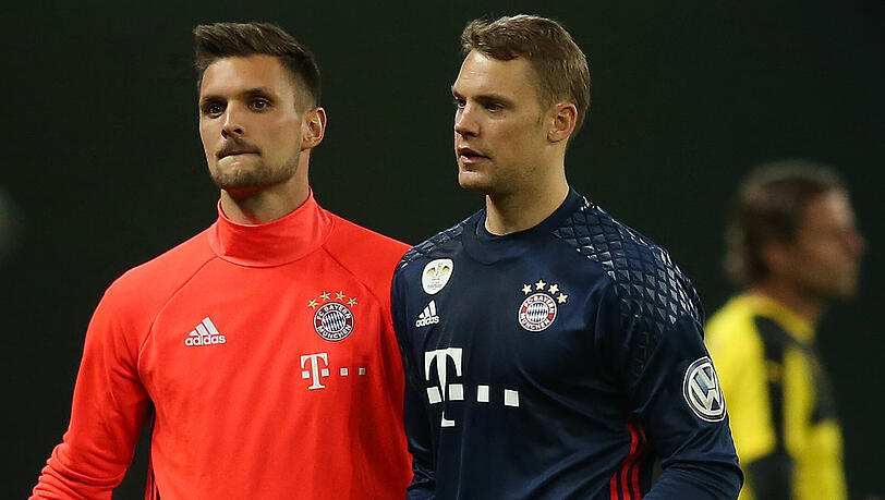 Sven Ulreich (links) muss den Platz im Bayern-Tor wieder Manuel Neuer überlassen. Sven Ulreich (links) muss den Platz im Bayern-Tor wieder Manuel Neuer überlassen.