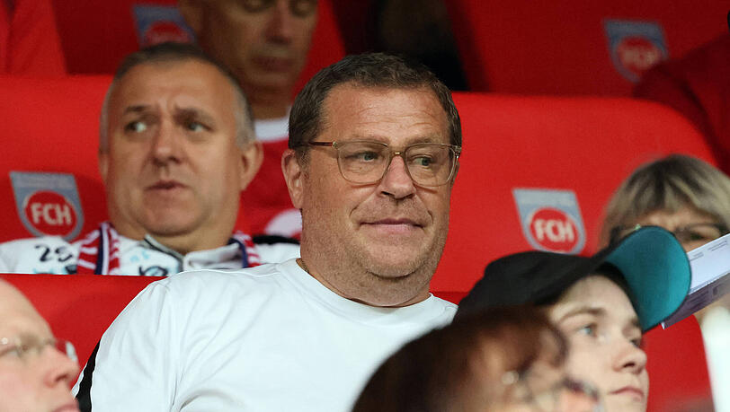 Bayern-Sportvorstand Max Eberl beim Testspiel in Heidenheim. Bayern-Sportvorstand Max Eberl beim Testspiel in Heidenheim.