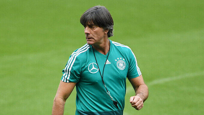 Auch in der schwierigsten Phase seiner Amtszeit denkt Joachim Löw nicht daran hinzuschmeißen.