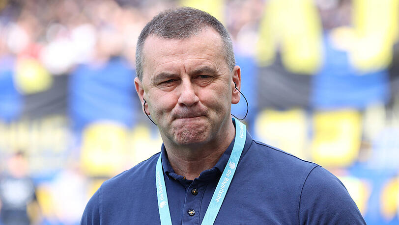 TSV-Gesch&auml;ftsf&uuml;hrer Manfred Paula ringt um die richtige Entscheidung: Setzt 1860 M&uuml;nchen in der Abwehr weiter auf Mentalit&auml;tsverteidiger Raphael Schifferl oder st&auml;rker auf die eigene Jugend?