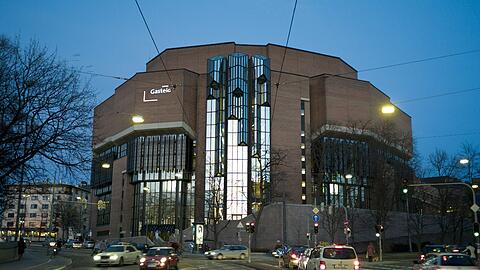 Das nicht von allen herzlich geliebte städtische Kulturzentrum am Isarhochufer.
