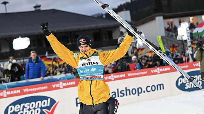 Andreas Wellinger hat in Garmisch-Partenkirchen seine Gesamtführung verteidigt.