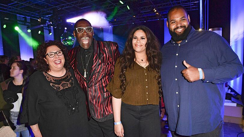 Beim DSDS-Finale 2019: Alphonso Williams mit Gattin Manuela, Tochter Franziska Williams und Sohn Raphael.