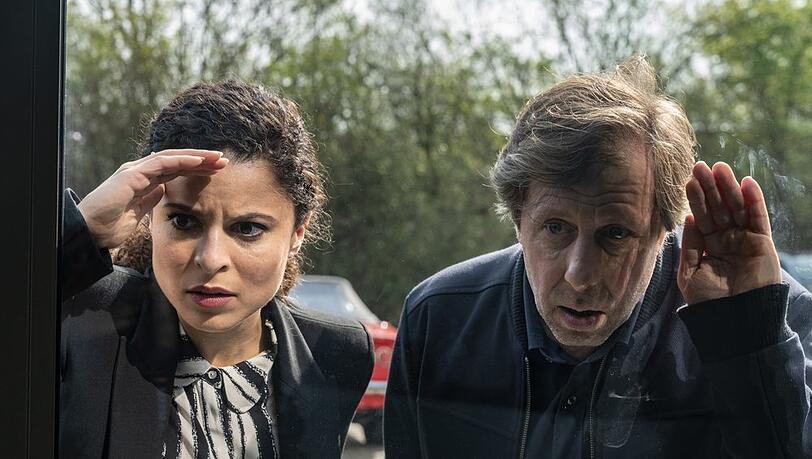 "Wilsberg - Wut und Totschlag": Tessa Tilker (Patricia Meeden) und Ekki (Oliver Korittke) machen im Verlagshaus "Wenkler & Bemmel" einen schrecklichen Fund.