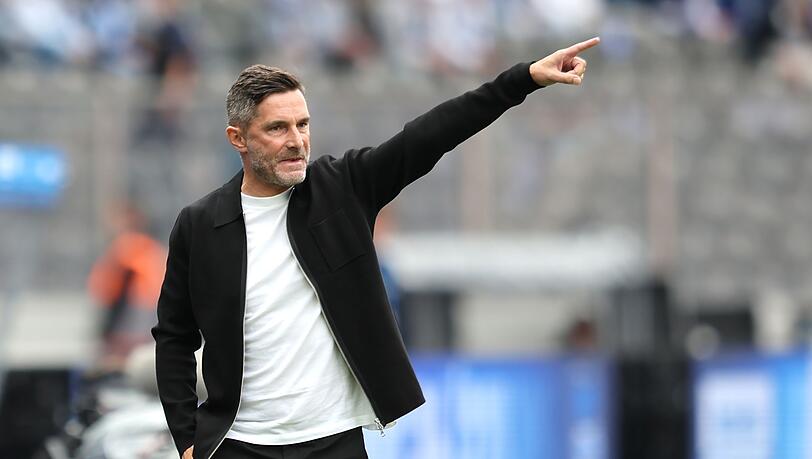 Hertha-Trainer Stefan Leitl peilt den siebten Sieg im siebten Ligaspiel an. (Archivbild)