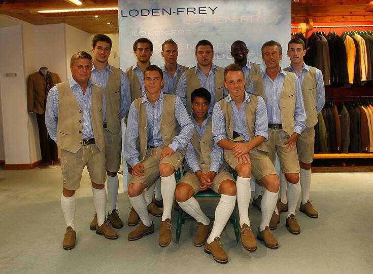 Und zum Schluss: ein Gruppenfoto in Tracht