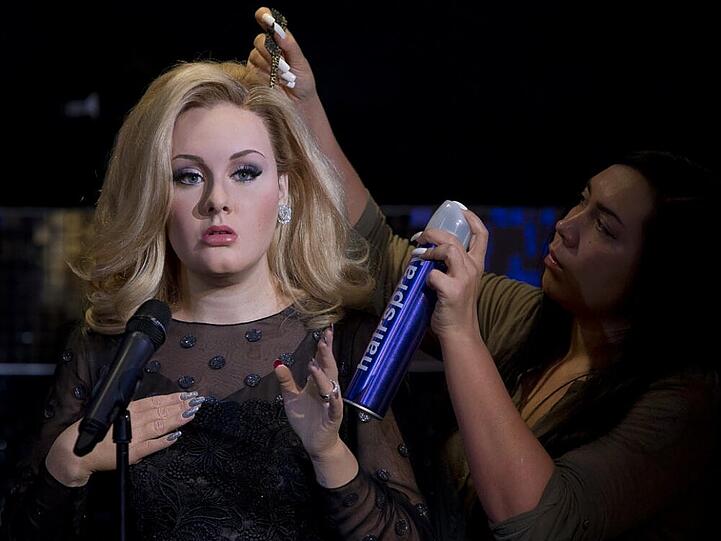 Als Wachsfigur bei "Madame Tussauds" ist Adele schon verewigt - nun soll ein Gemälde folgen
