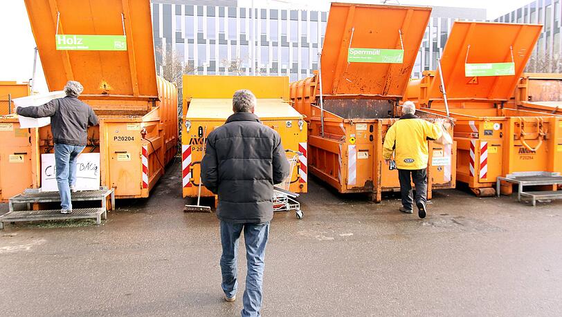 Die beiden Männer waren in Streit geraten, wie mit Corona-Abstand die Gartenabfälle richtig entsorgt werden.