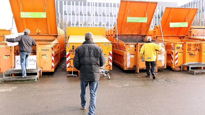 Die beiden Männer waren in Streit geraten, wie mit Corona-Abstand die Gartenabfälle richtig entsorgt werden.