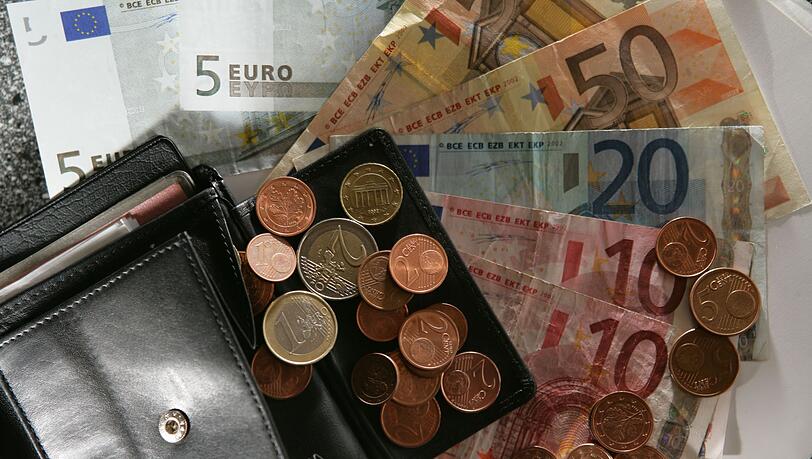 Frauen erhielten mit durchschnittlich 19,12 Euro brutto pro Stunde 4,08 Euro weniger als Männer (23,20 Euro).