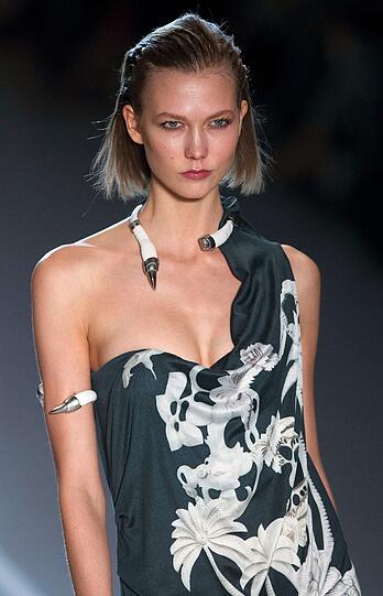 Gewagte Kleider und viel nackte Haut: Das ist die Fashion Week in Sao Paulo.