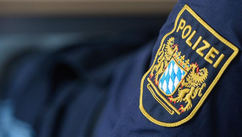 Am Landgericht Ansbach wird das Urteil im Prozess gegen einen Polizeibeamten wegen sexueller Belästigung und sexuellen Übergriffs erwartet. (Symbolbild) Am Landgericht Ansbach wird das Urteil im Prozess gegen einen Polizeibeamten wegen sexueller Belästigung und sexuellen Übergriffs erwartet. (Symbolbild)