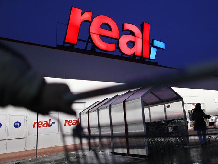 Mit der ganztägigen Arbeitsniederlegung will Verdi den Druck auf Real erhöhen, in den Flächentarifvertrag zurückzukehren. Real lehnt das als unrealistisch ab.