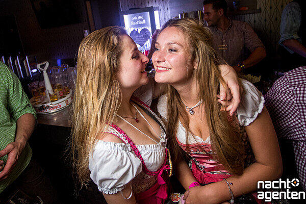 Etwas züchtiger, aber immer noch ganz schön sexy waren die After-Wiesn-Partys am Wochenende im Neuraum.