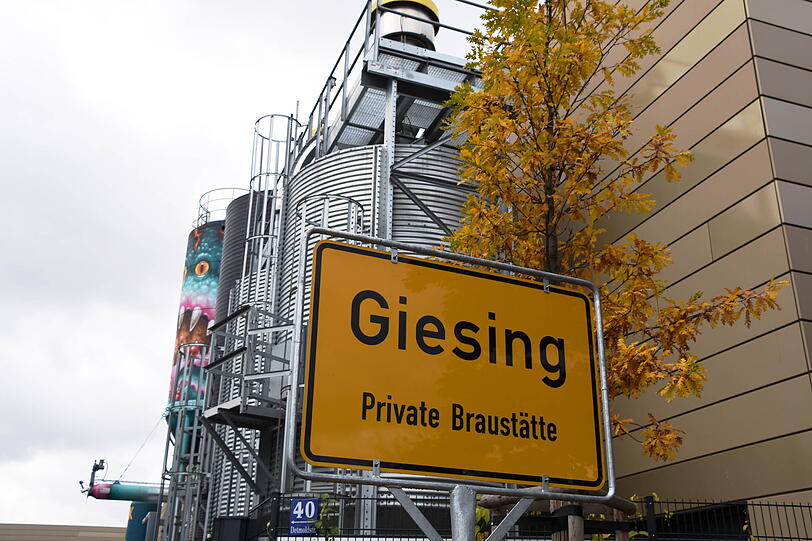 Giesing in der Lerchenau: Seit 2020 wird in der Detmoldstraße 40 im Werk 2 gebraut. Giesing in der Lerchenau: Seit 2020 wird in der Detmoldstraße 40 im Werk 2 gebraut.