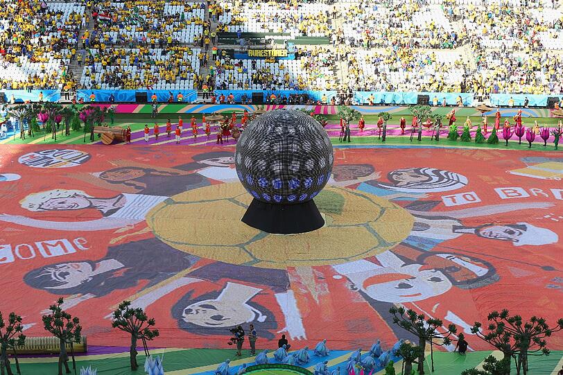 Bunt war es: Rund 600 Mitwirkende stellten vor dem WM-Eröffnungsspiel zwischen Brasilien und Kroatien in Sao Paulo die Wunder des Gastgeberlandes in einer Show dar.