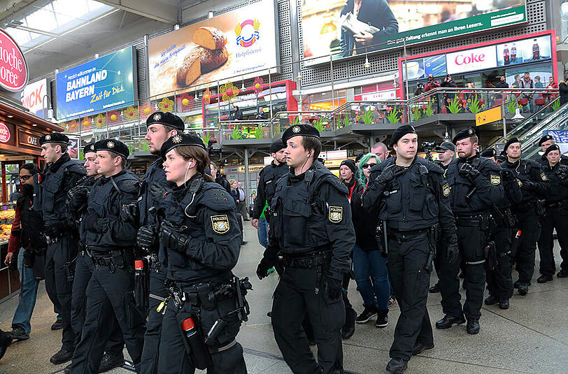 Ein massives Polizeiaufgebot begleitete die drei Kundgebungen.