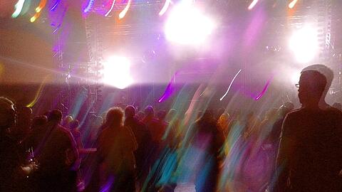 Die Polizei hat bei einem Electro-Festival in Freimann mehrere Gäste hochgenommen. (Symbolfoto)