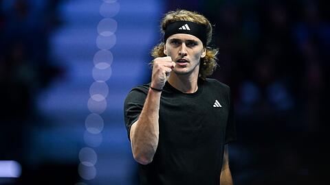 Alexander Zverev besiegte Carlos Alcaraz bei den ATP-World Tour Finals.