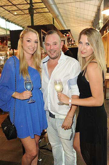 Patrick Bertermann (Betreiber "Krake") mit Natalie Grösch und Sophia Hauger