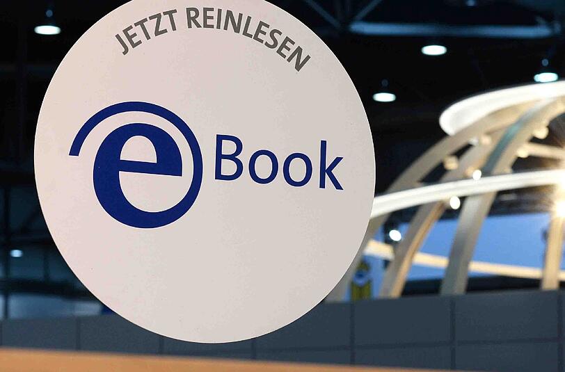 Die Buchpreisbindung gilt nun auch für E-Books. Foto: Jens Kalaene/Archiv